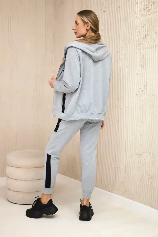 Sportinis džemperio ir kelnių rinkinys - spalvų pasirinkimas