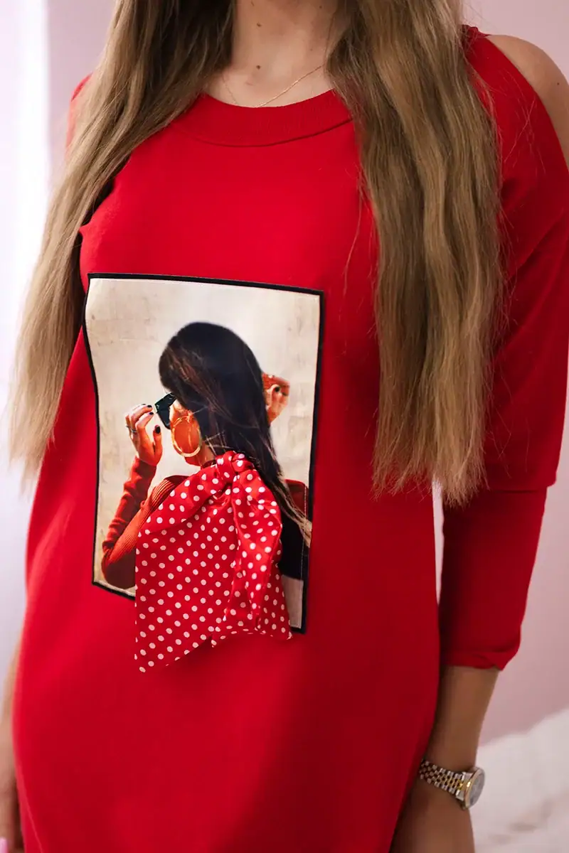 Suknelė su grafiniu 3D aplikacija - spalvų pasirinkimas