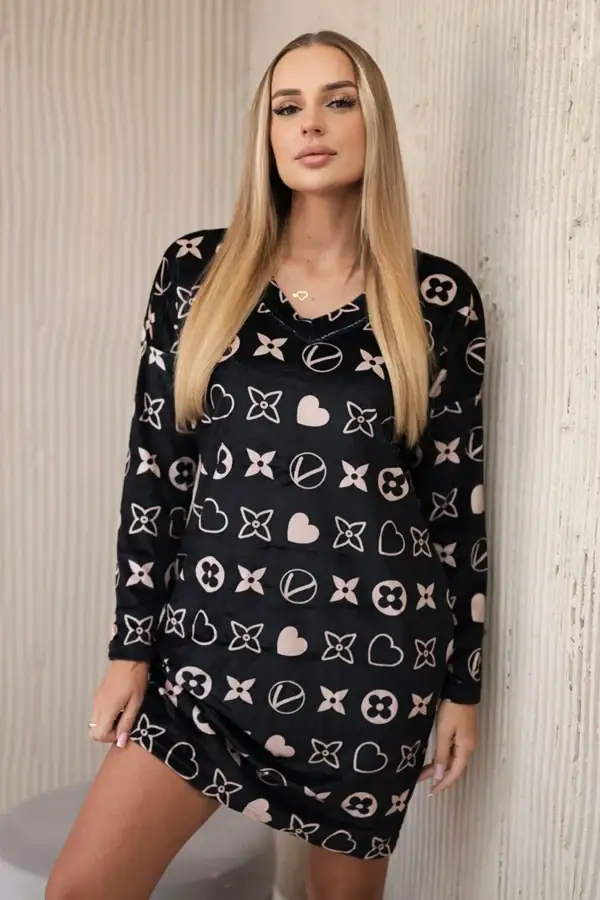 Veliūrinė suknelė su dekoratyviniais raštais - spalvų pasirinkimas