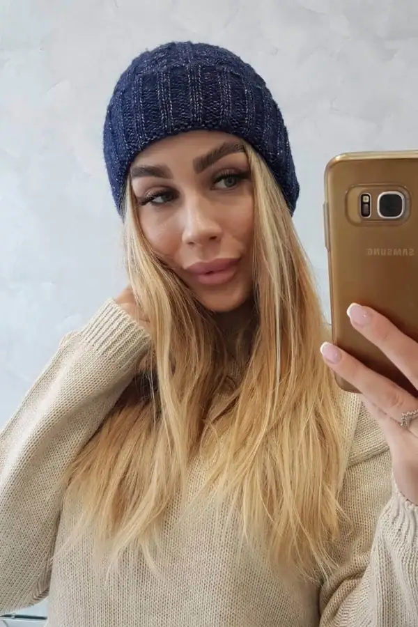 Stilinga kepuraitė Ariana - spalvų pasirinkimas