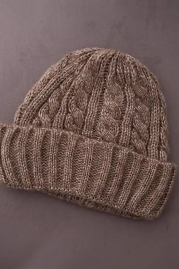 Stilinga kepuraitė Ariana - spalvų pasirinkimas