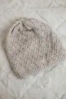 Stilinga vilnonė kepurė - spalvų pasirinkimas