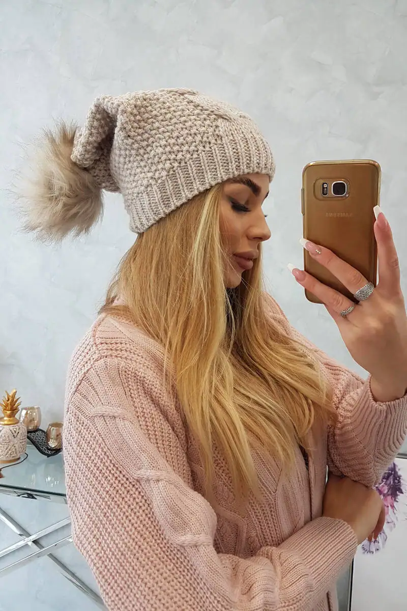 Vilnonė kepurė Karolina - spalvų pasirinkimas