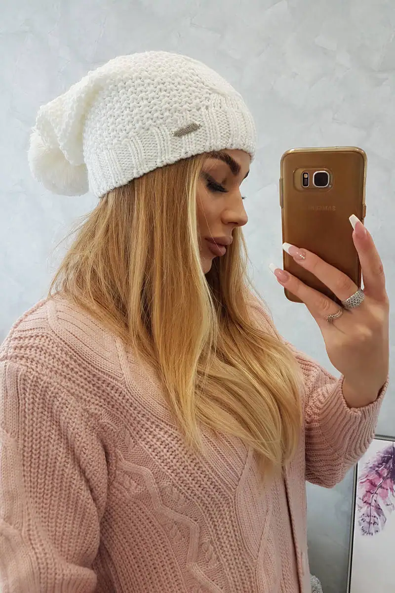 Vilnonė kepurė Karolina - spalvų pasirinkimas