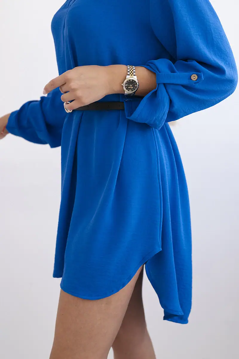 Suknelė su ilgesne nugara ir dekoratyviniu diržu - spalvų pasirinkimas