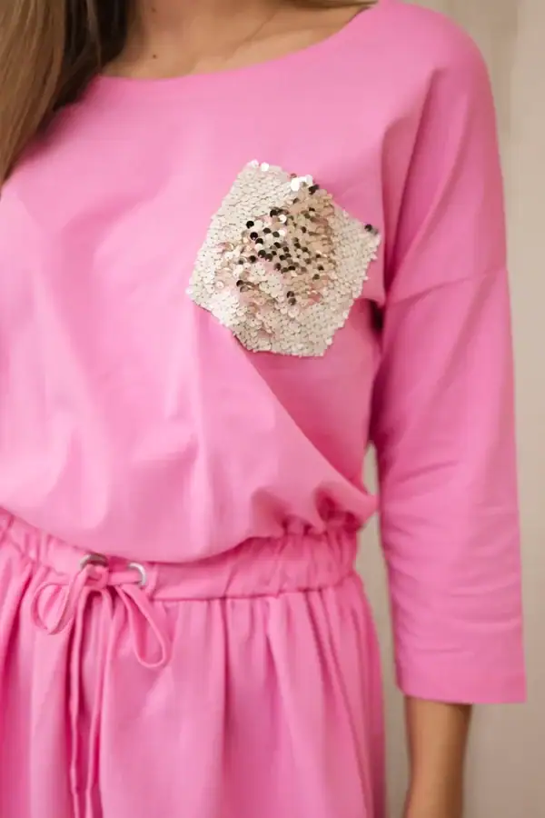 Suknelė su su blizgančia kišene - spalvų pasirinkimas