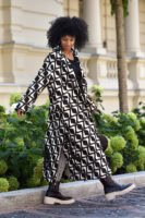 Juodos spalvos paltas Lumi – Miss City