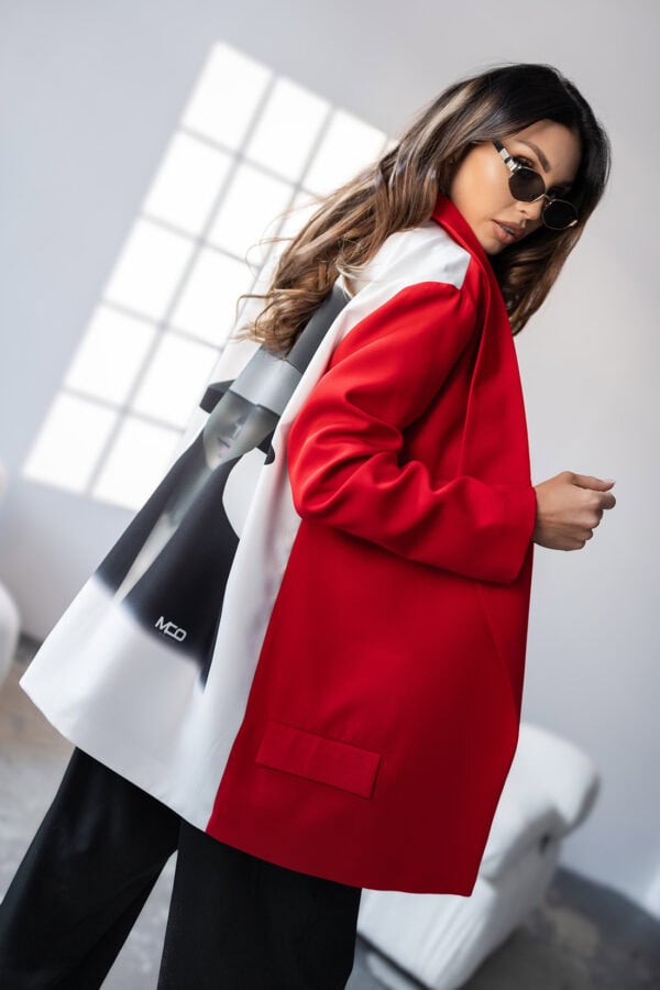 Raudonas švarkelis Different Person – Miss City