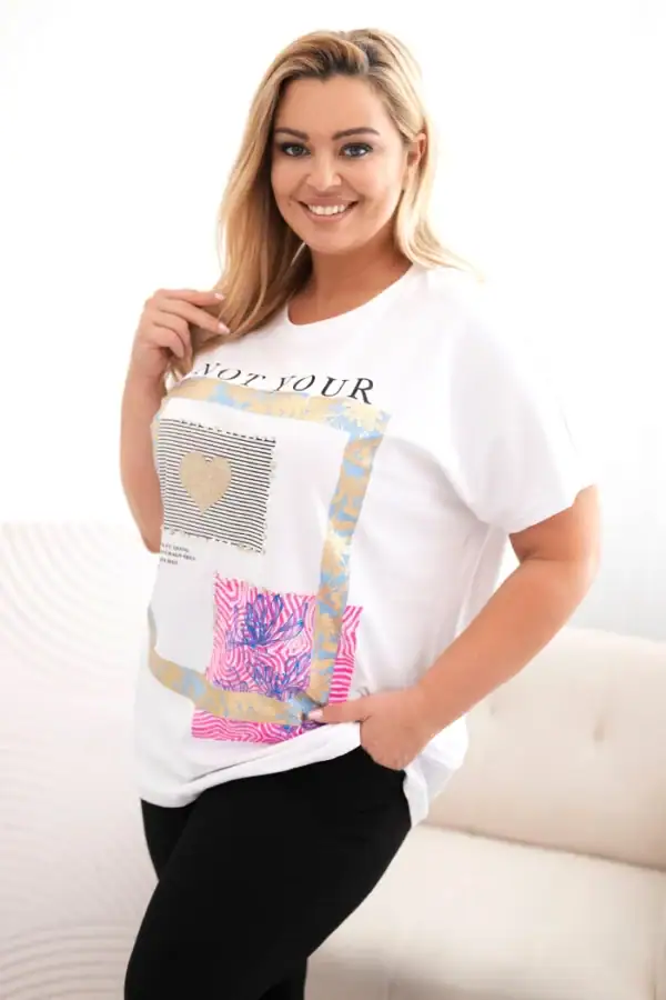 Plus Size marškinėliai su auksiniu užrašu - juoda