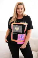 Plus Size marškinėliai su auksiniu užrašu - juoda